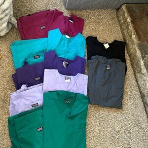 5 sets of Cherokee scrubs + Bonus black and gray top.